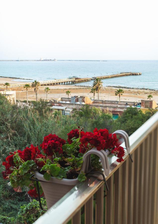 B&B A Due Passi Dal Mare Gela Exterior photo